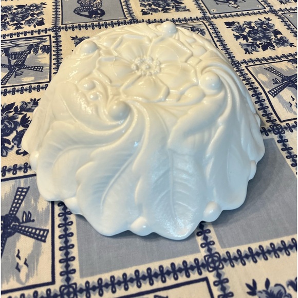 Cabbage Leaf Bowl - Picture 2 of 5